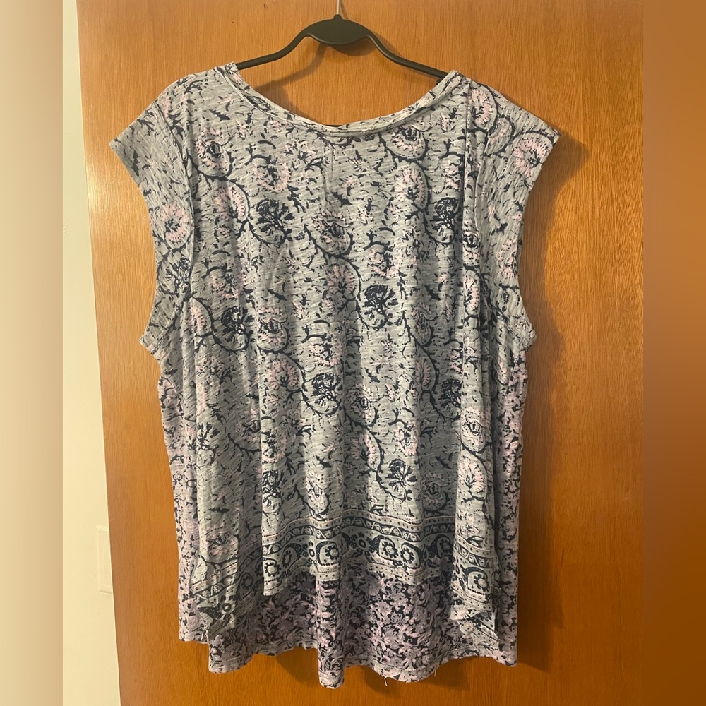 Women’s Free People top